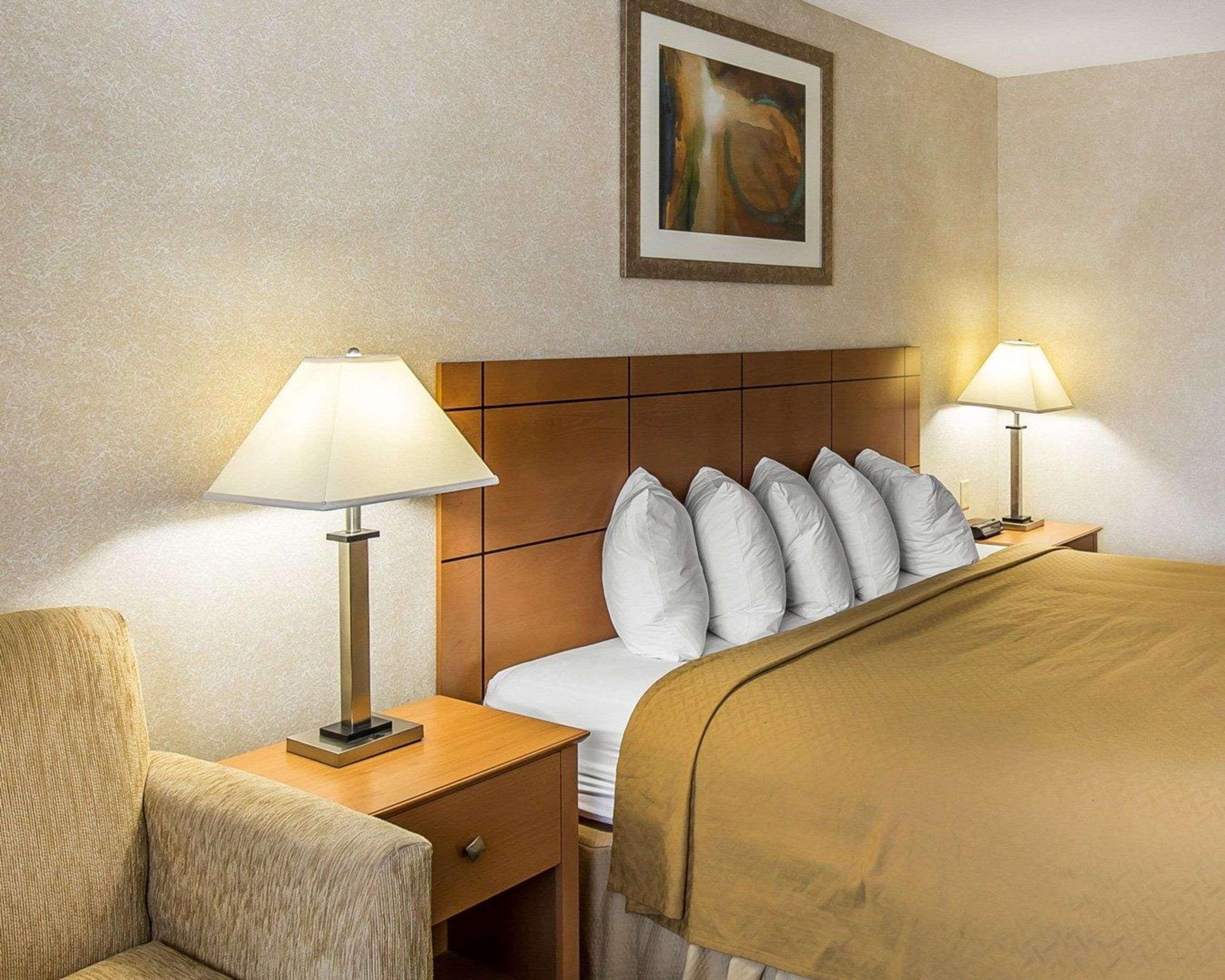 Quality Inn At Collins Road - Cedar Rapids Kültér fotó